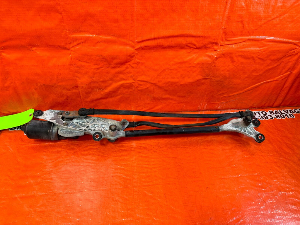 00 05 TOYOTA CELICA GT & GT S   WINDSHIELD WIPER MOTOR W/ LINKAGE   OEM OE #2508