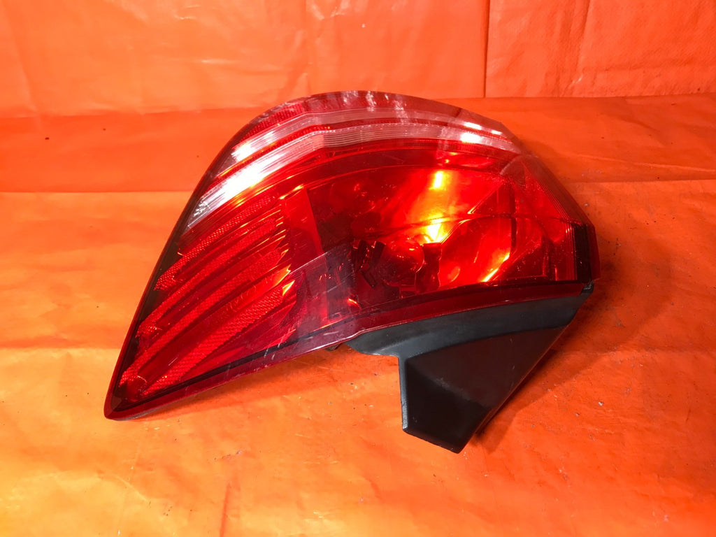 OEM 2009 09 DODGE JOURNEY PASSENGER RIGHT TAIL LIGHT LAMP   NON LED   05116290AE5
