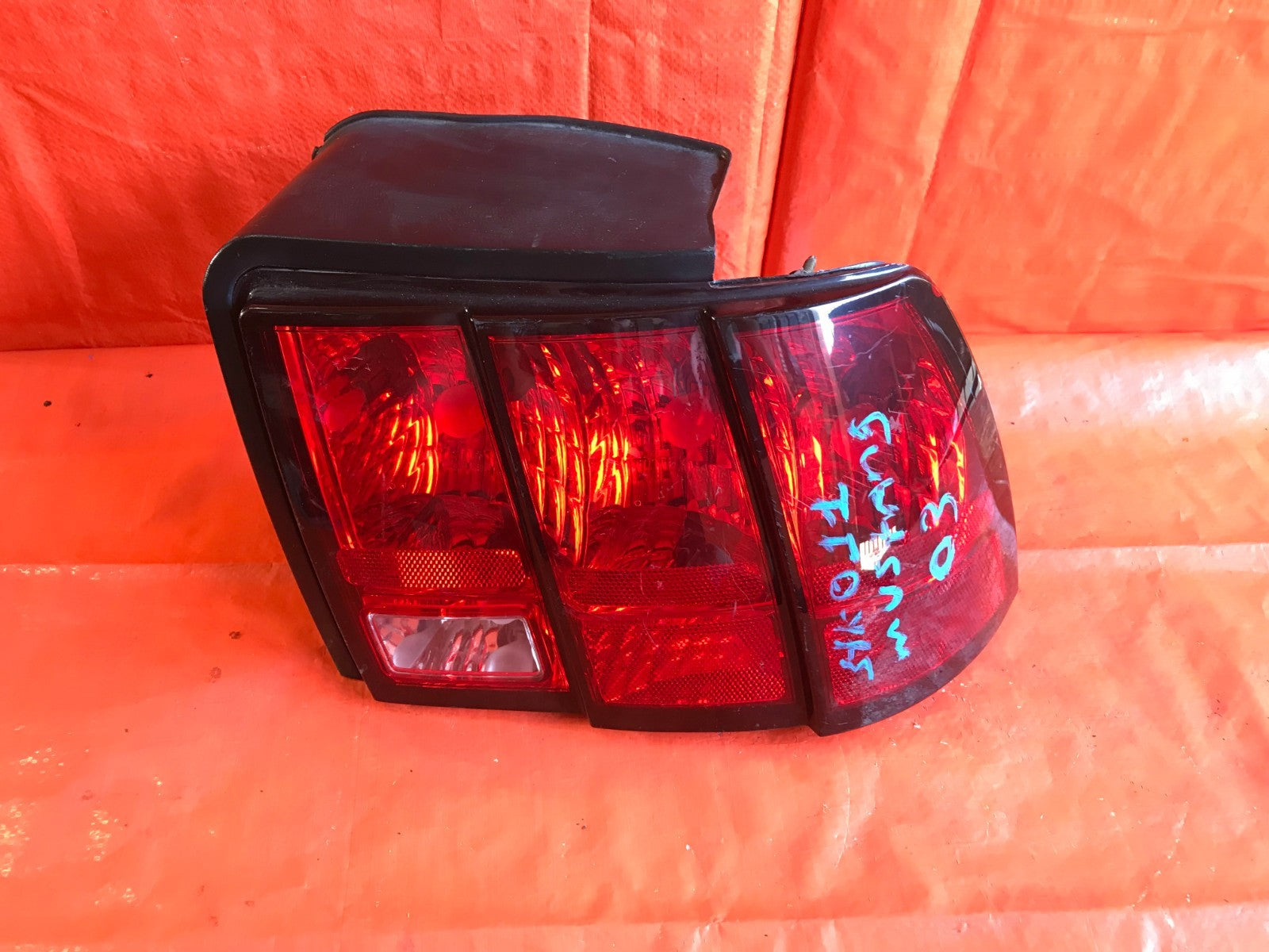 OEM 2003 03 FORD MUSTANG PASSENGER RIGHT TAIL LIGHT LAMP R RH0