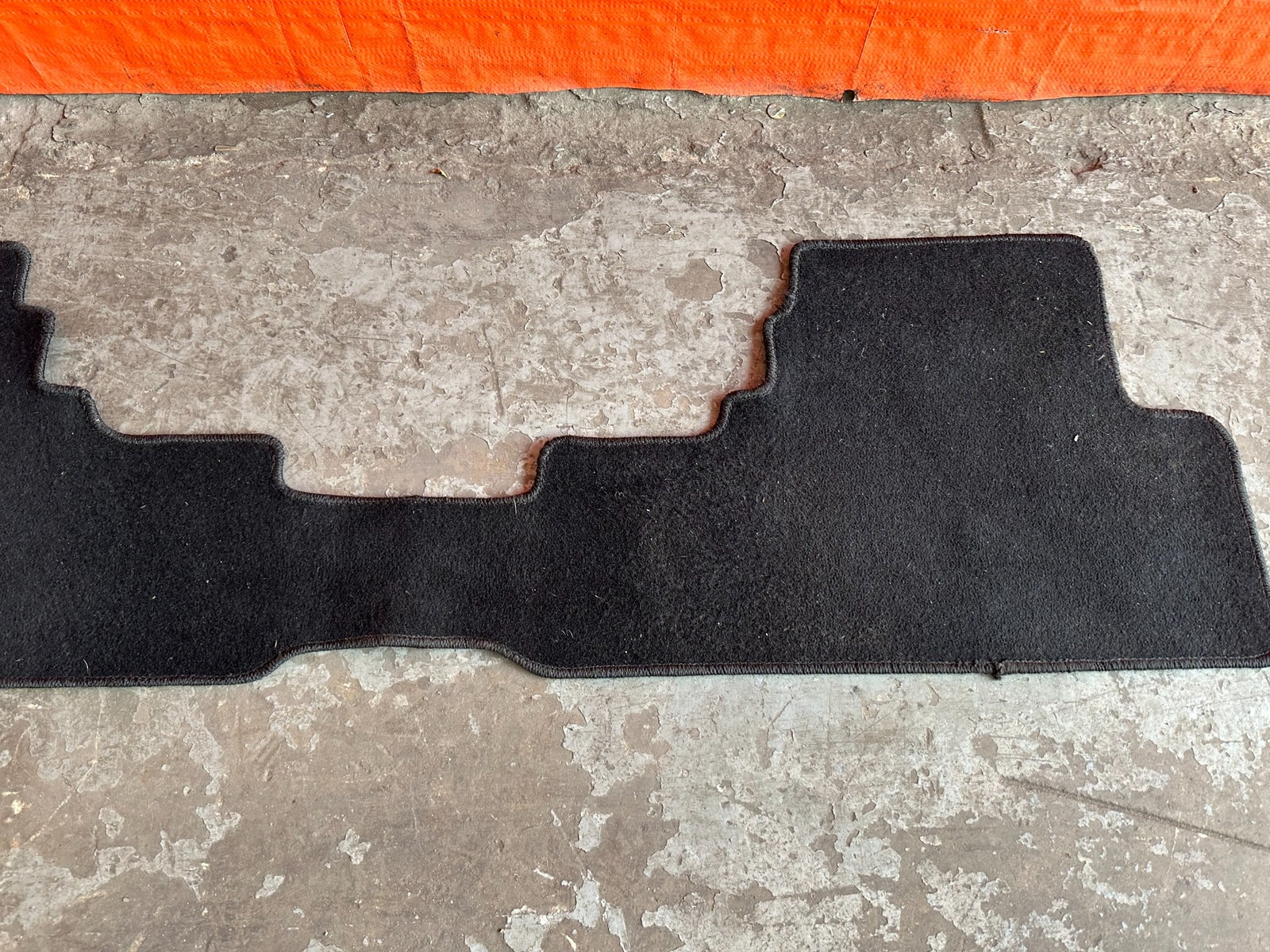08 15 INFINITI G37 & Q60    2D COUPE   REAR FLOOR MAT   BLACK   OEM #1885
