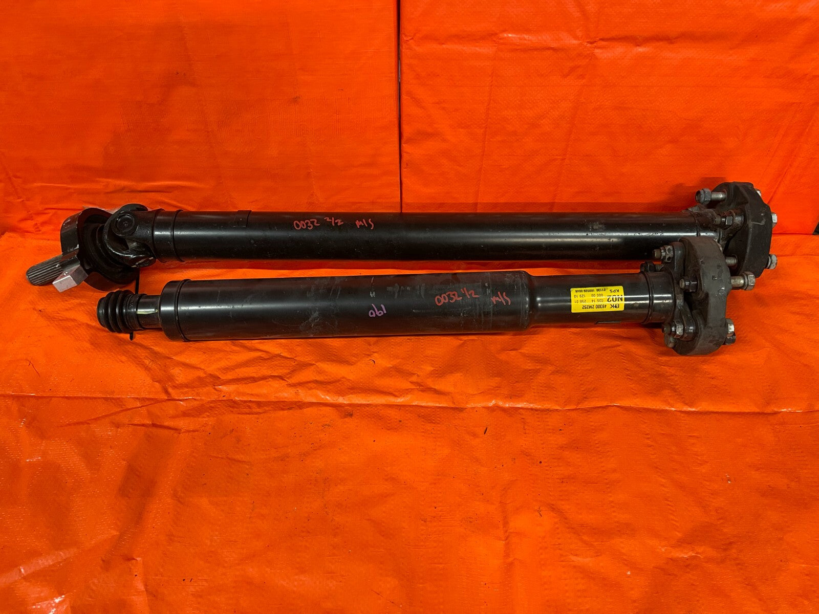 10 12 HYUNDAI GENESIS 2D COUPE   2.0T   AUTOMATIC   DRIVESHAFT PROPELLER SHAFT0