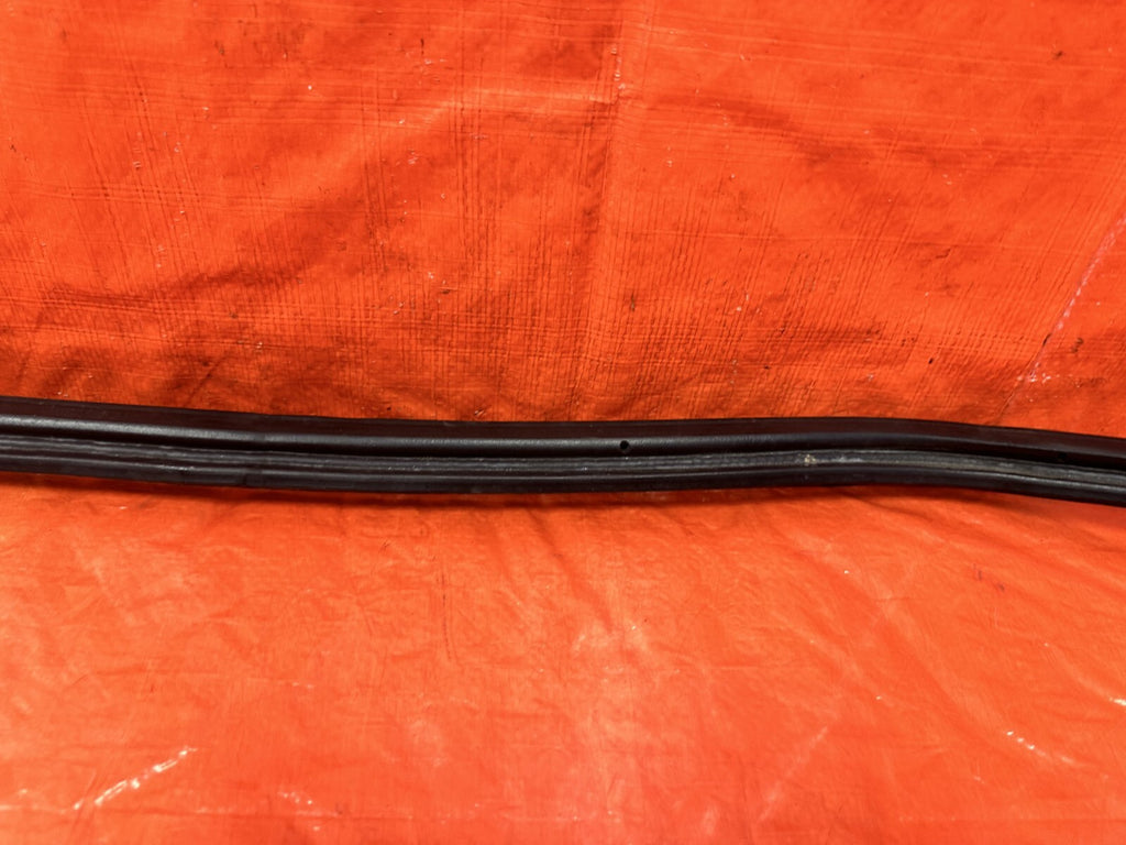 00 09 HONDA S2000   REAR TRUNK WEATHER STRIP GASKET SEAL   OEM FACTORY #2906