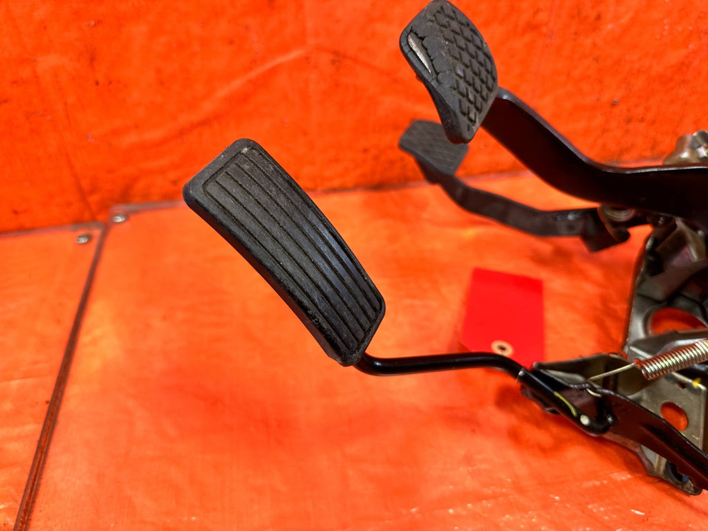 88 91 HONDA CRX   5 SPEED MANUAL PEDALS GAS BRAKE CLUTCH   OEM FACTORY #3257