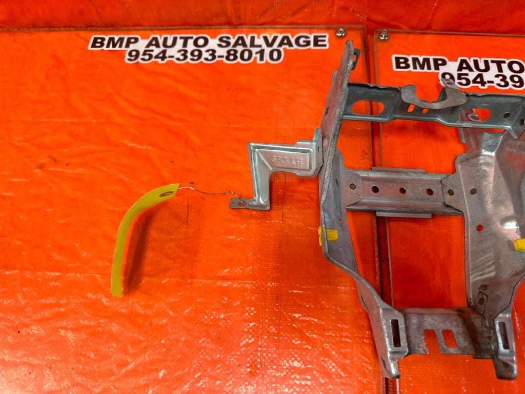 92 95 HONDA CIVIC   RADIO MOUNTING BRACKET W/ RADIO BEZEL TRIM   OEM #2575