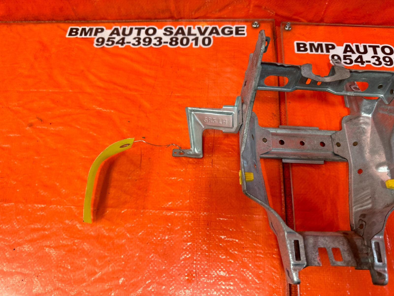 92 95 HONDA CIVIC   RADIO MOUNTING BRACKET W/ RADIO BEZEL TRIM   OEM #2575