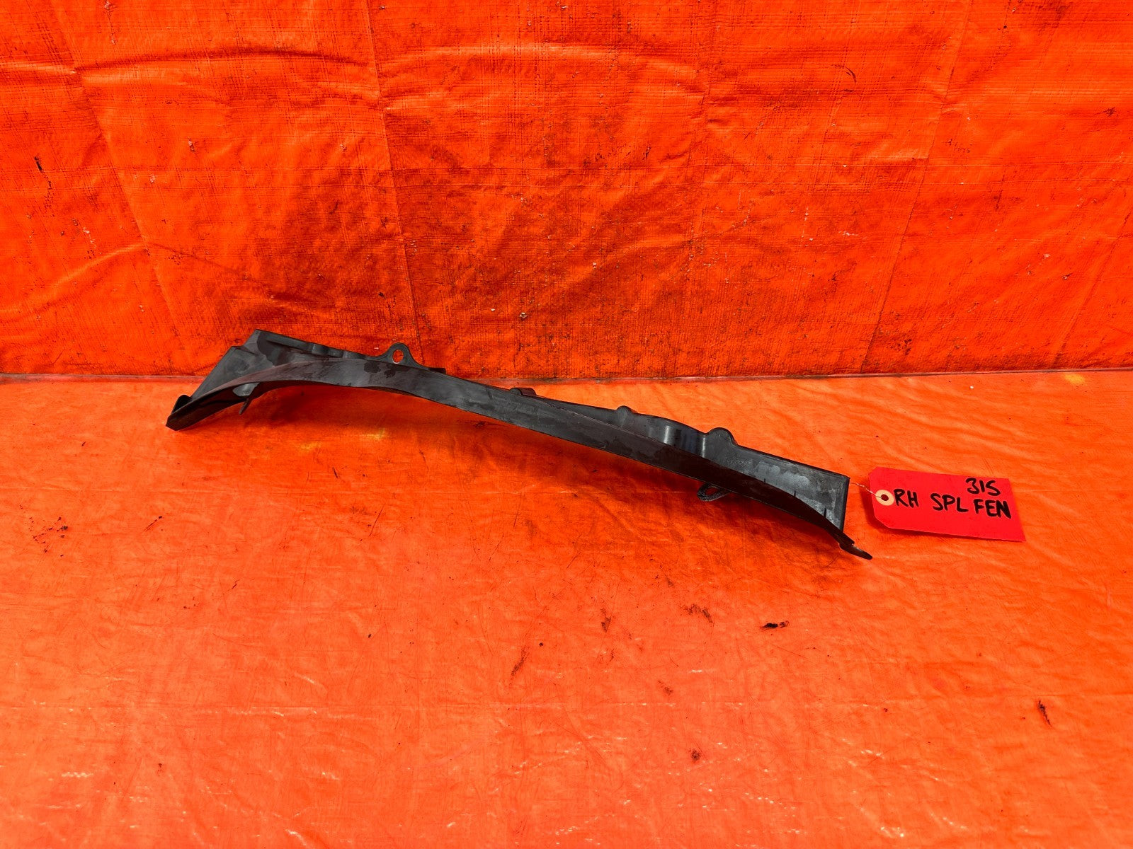 02 06 ACURA RSX   PASSENGER RIGHT FENDER TRIM FENDER ENCLOSURE   OEM 3150