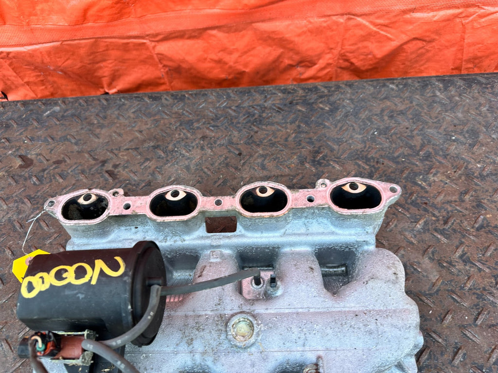02 10 LEXUS SC430   ATTACHES TO CYLINDER HEAD PORTION   INTAKE MANIFOLD OEM 2886