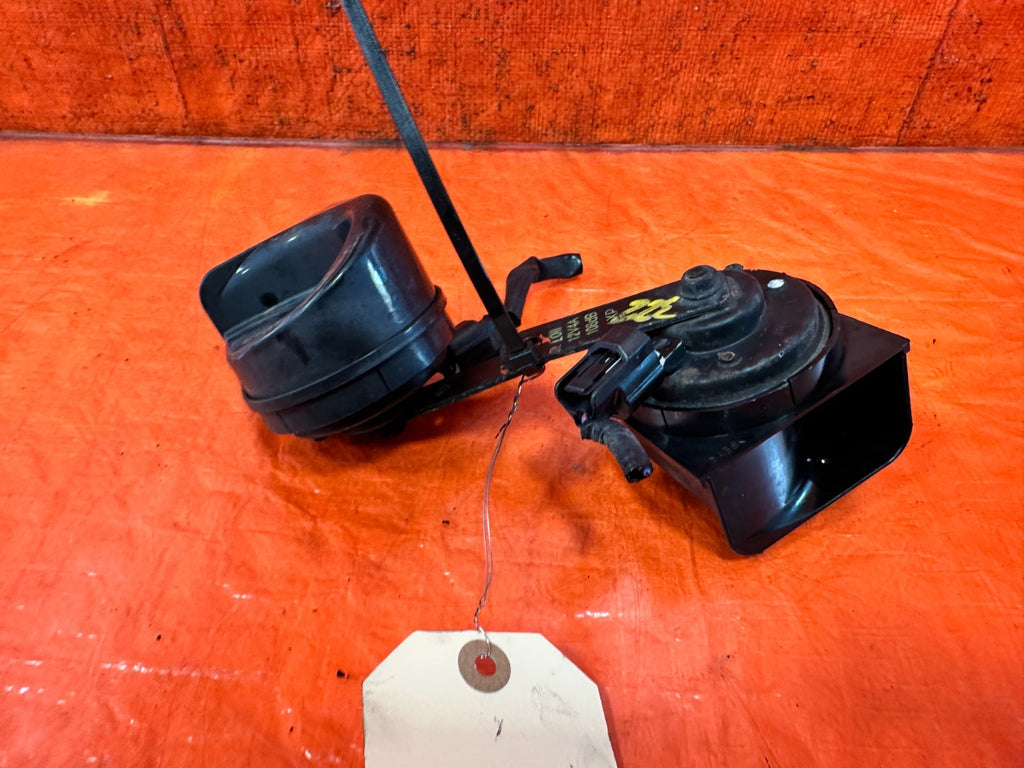 04 08 ACURA TSX   HORN SET / HIGH AND LOW NOTE HORNS   OEM FACTORY #3222