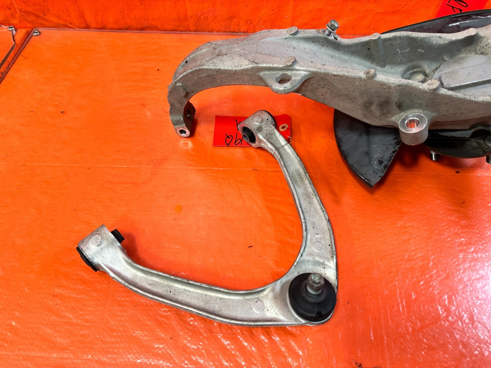 14 24 INFINITI Q50   RWD RIGHT FRONT SPINDLE KNUCKLE HUB & CONTROL ARM OEM 19Q12