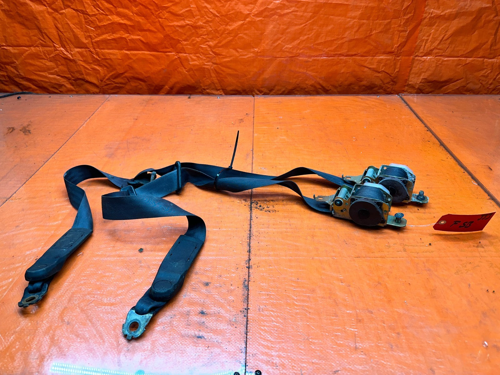 92 95 HONDA CIVIC EX 2D   FRONT SEAT BELTS LEFT RIGHT RETRACTORS   OEM #3330
