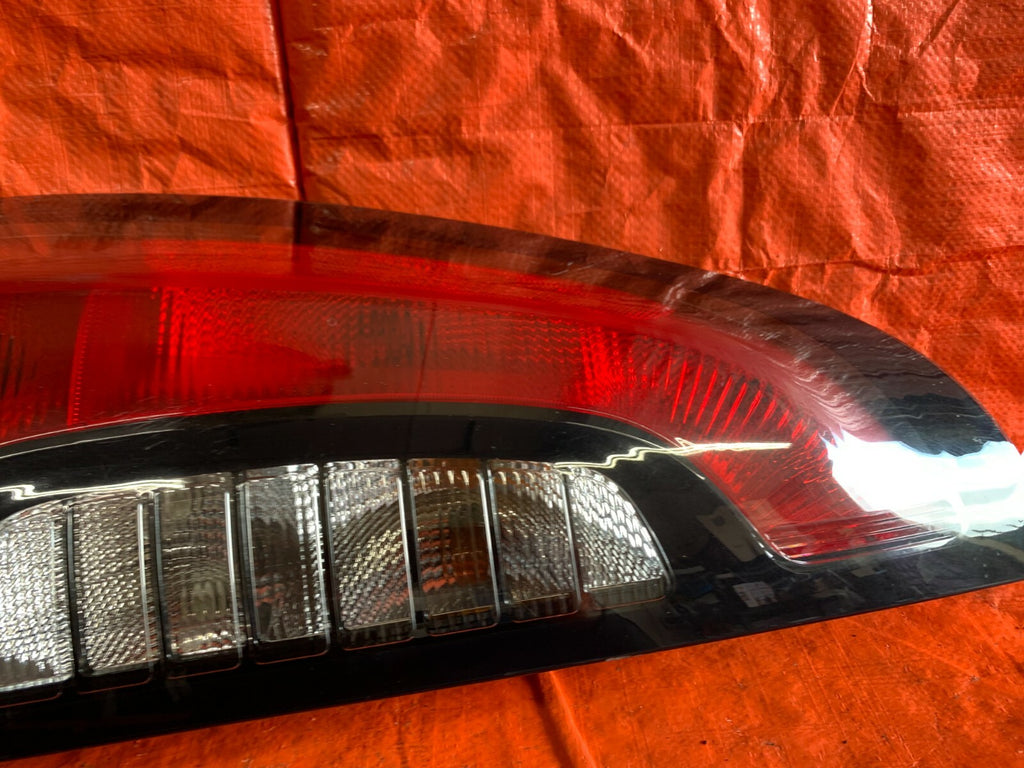 17 19 KIA SOUL 2.0L PLUS + MODEL   HALOGEN NON LED   DRIVER LEFT TAIL LIGHT OEM2