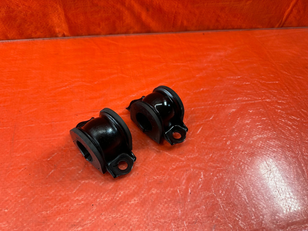 04 07 HONDA S2000   FRONT SWAY STABILIZER BAR BUSHINGS AND BRACKETS   OEM #19714