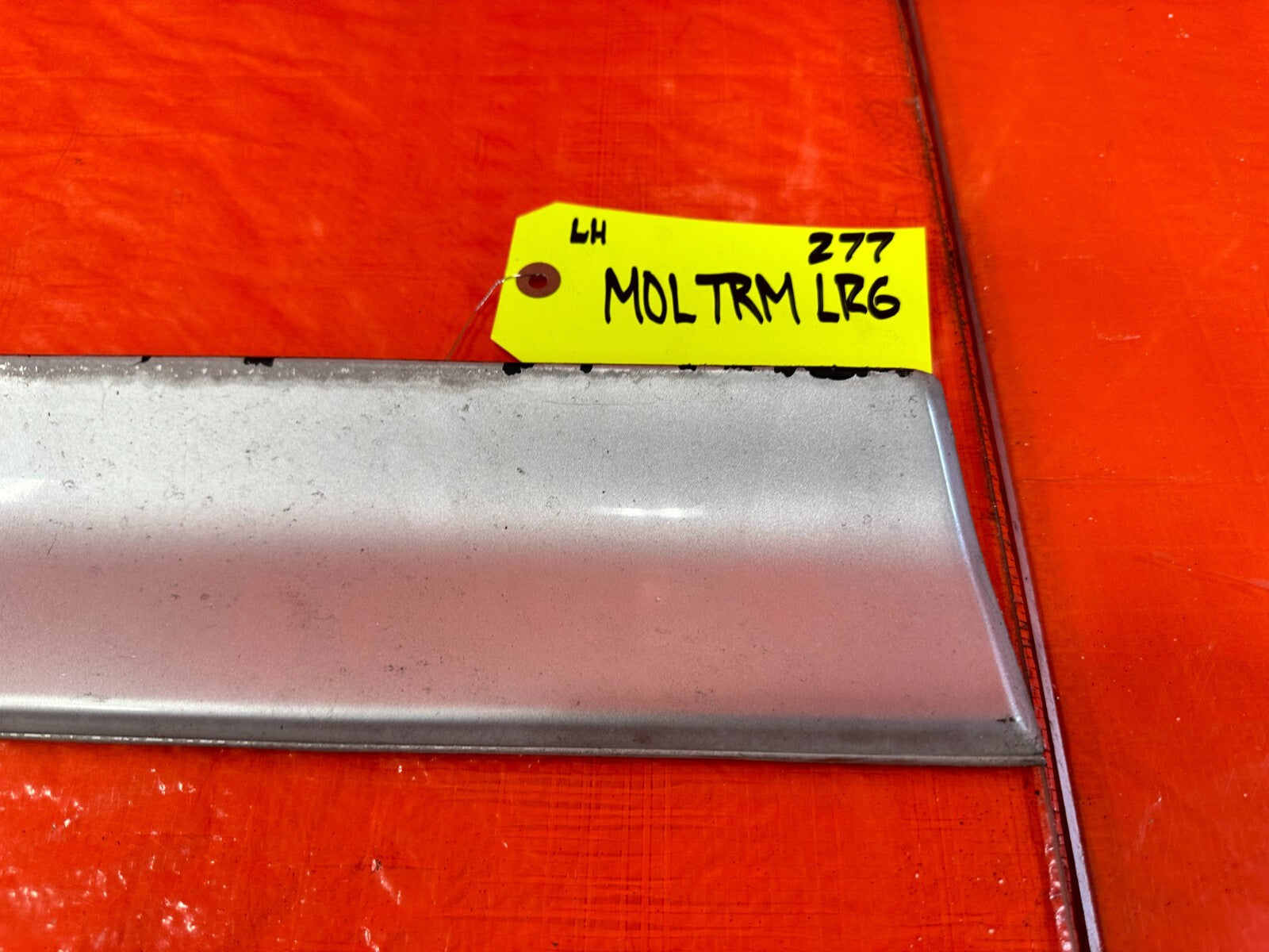 88 89 HONDA CRX   LEFT   LOWER DOOR MOLDING TRIM INSERT LINER LINING OEM #2771