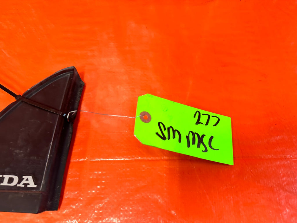 88 91 HONDA CRX   TAIL GATE TRIM   LEFT SIDE   FLAWS! YOU WIL PAY ATTENTION 2773