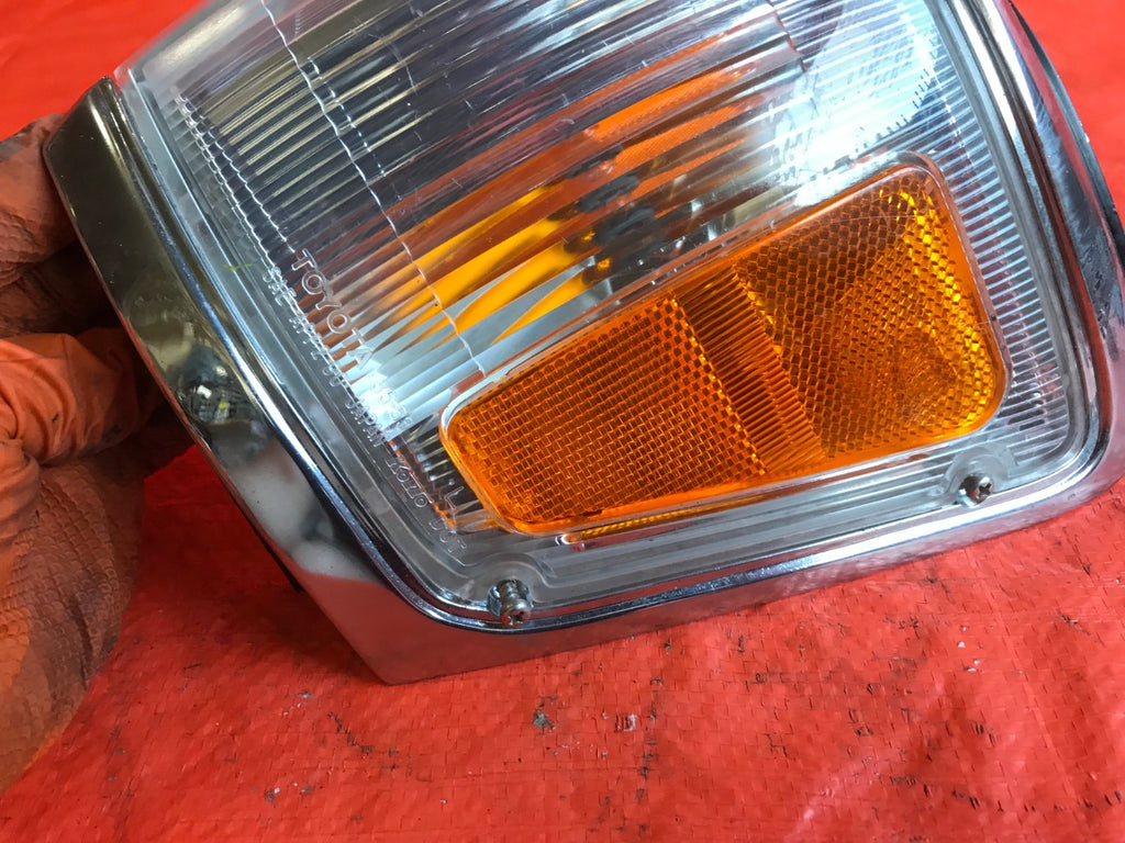 OEM 1994 94 TOYOTA 4RUNNER DRIVER LEFT CORNER LIGHT LAMP L LH2