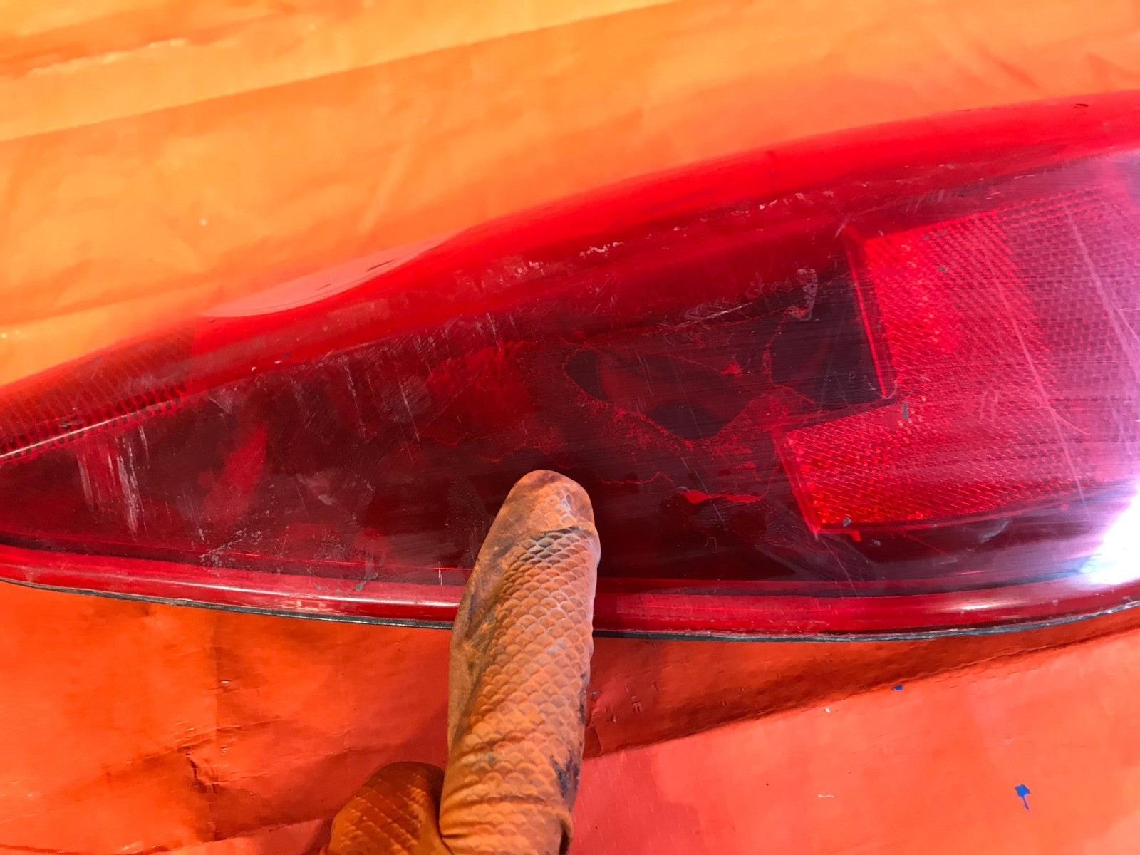 TYC BRAND   2004 04 CHEVROLET COLORADO PASSENGER RIGHT TAIL LIGHT LAMP   FLAWS6