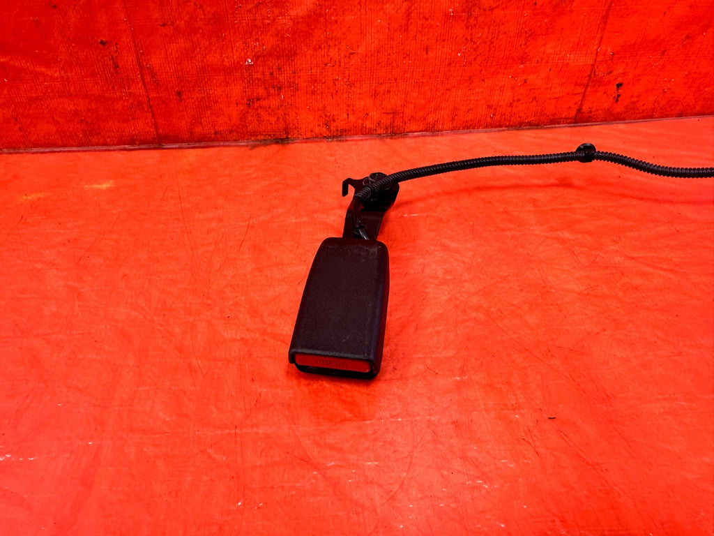 11 14 ACURA TSX   PASSENGER RIGHT FRONT SEAT BELT CLIP BUCKLE   OEM 3053