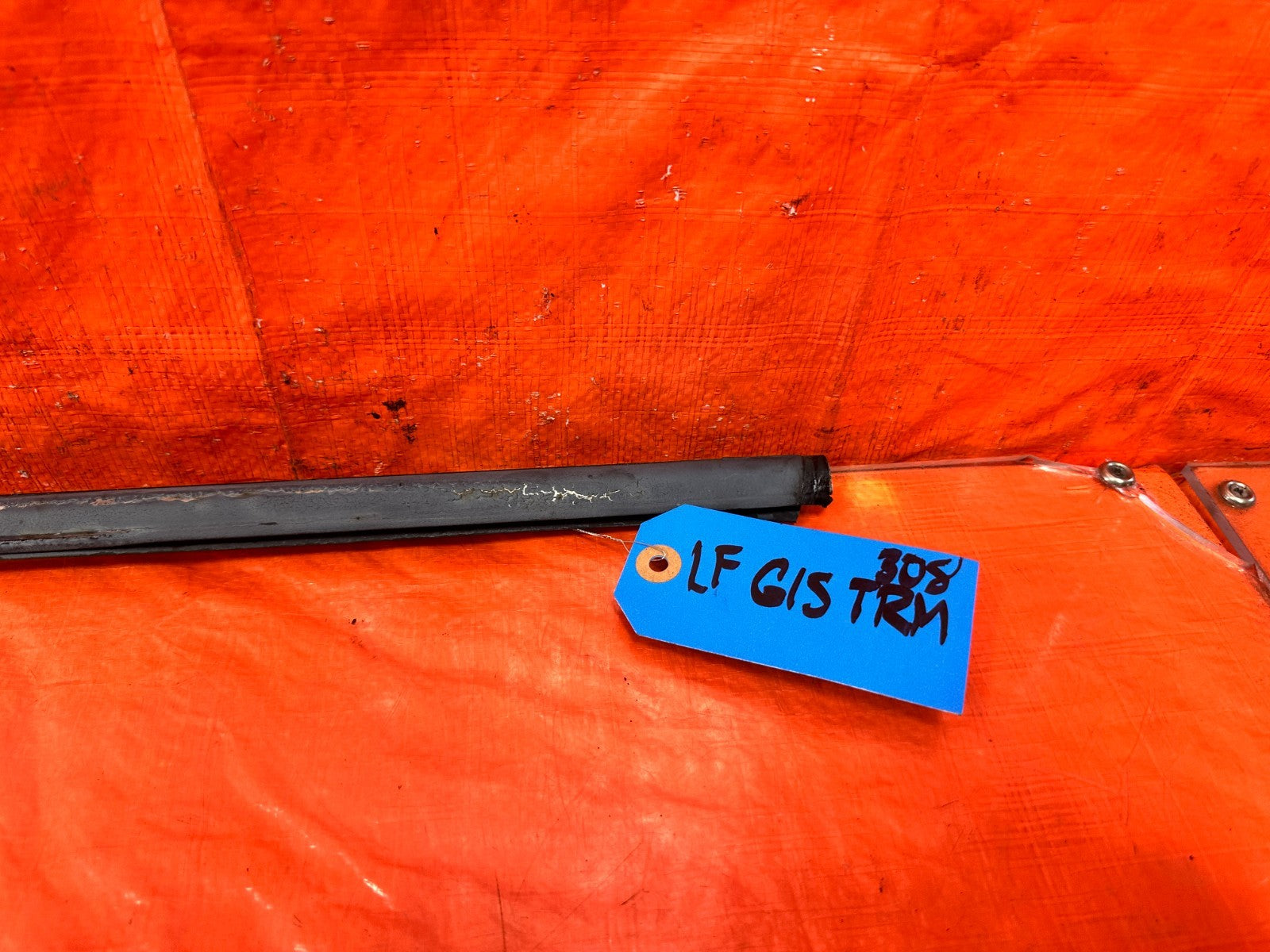 02 05 HONDA CIVIC SI EP3 HATCH   GLASS TRIM BELT MOLDING STRIP   LEFT SIDE #3081