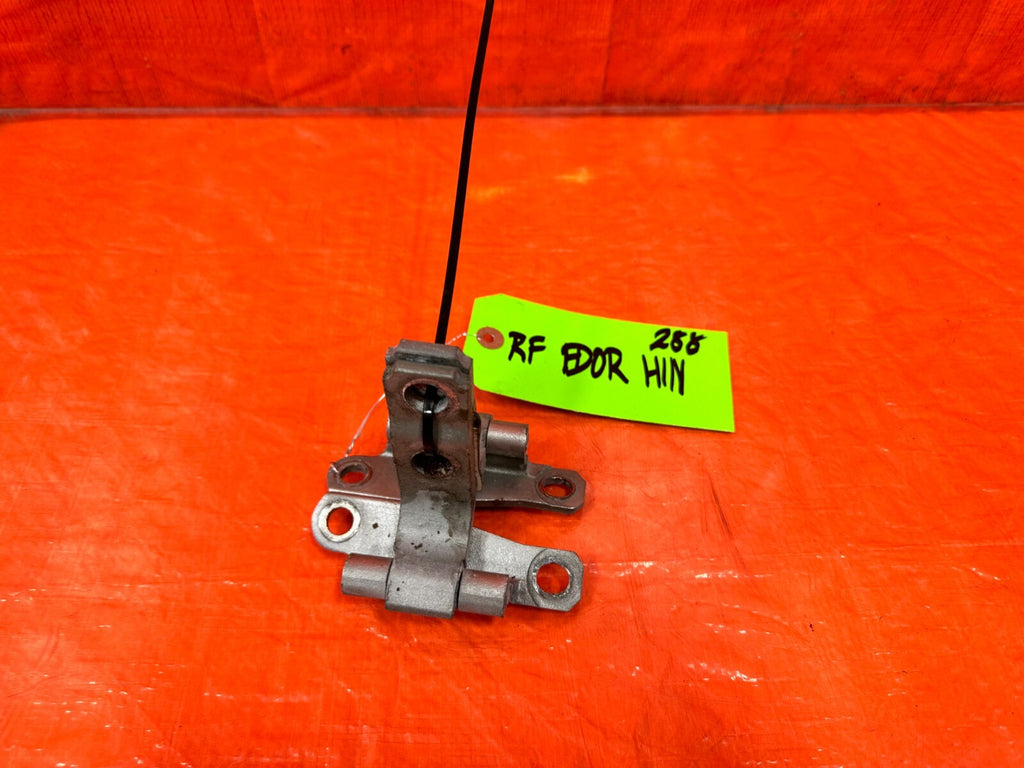 02 10 LEXUS SC430   DOOR HINGE SET   UPPER & LOWER   RIGHT SIDE   OEM #2880