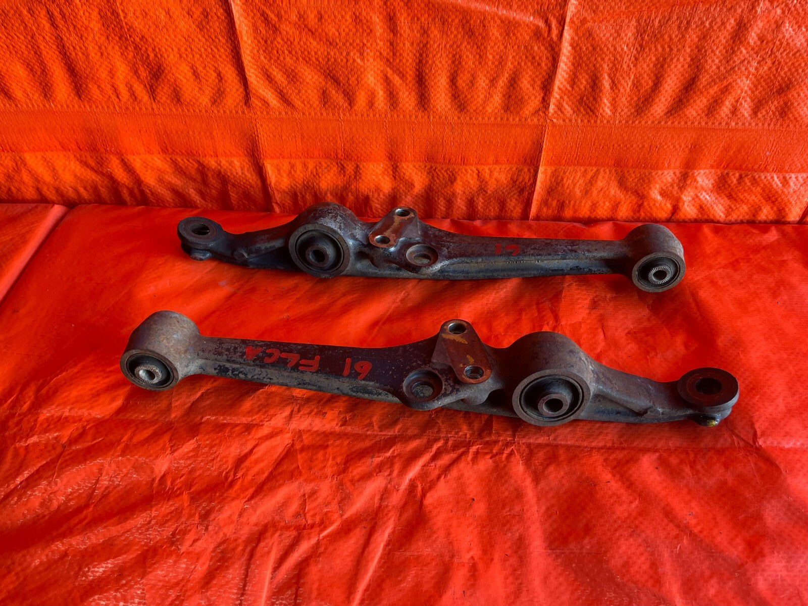 88 91 HONDA CRX   FRONT   LOWER CONTROL ARM SET   ARMS LEFT AND RIGHT   OEM #615