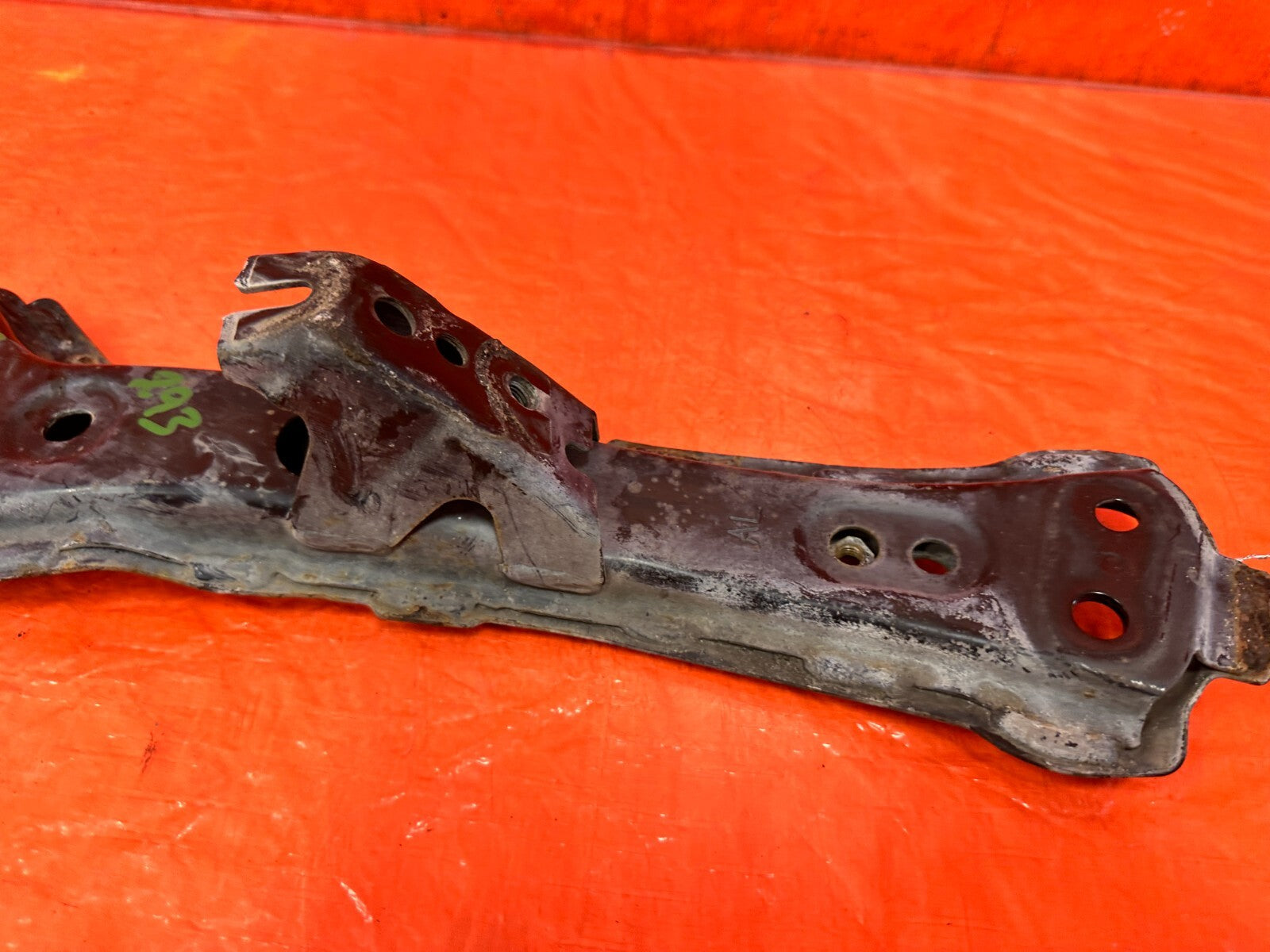 13 16 SCION FRS 17 20 86 13 20 BRZ DRIVER LEFT SUBFRAME SWAY BAR BRACKET OEM 2932