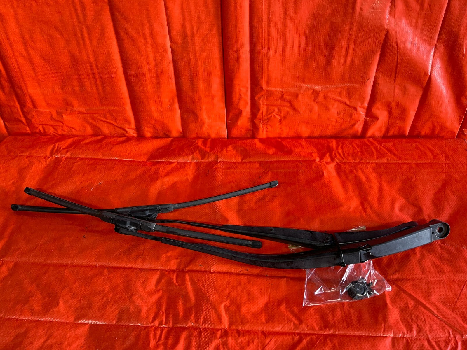 09 14 ACURA TSX   WINDSHIELD WIPER ARM SET   LEFT AND RIGHT WITH BLADES   OEM OE1