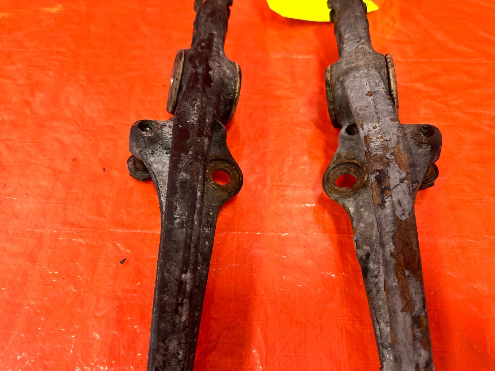 88 91 HONDA CRX   FRONT LOWER CONTROL ARM SET   LEFT & RIGHT ARMS    OEM #27711