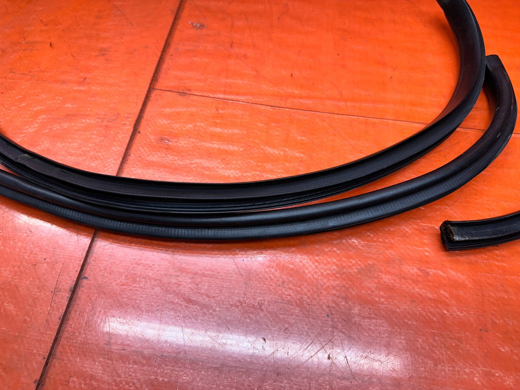 97 01 HONDA PRELUDE 2.2L INTERIOR OPEN TRIM MOLDING RUBBER LEFT RIGHT  OEM #33511