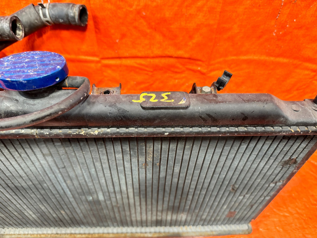 90 91 HONDA CIVIC   5 SPEED MANUAL RADIATOR W/ BOTH FANS TANK BRACKETS OEM 32518