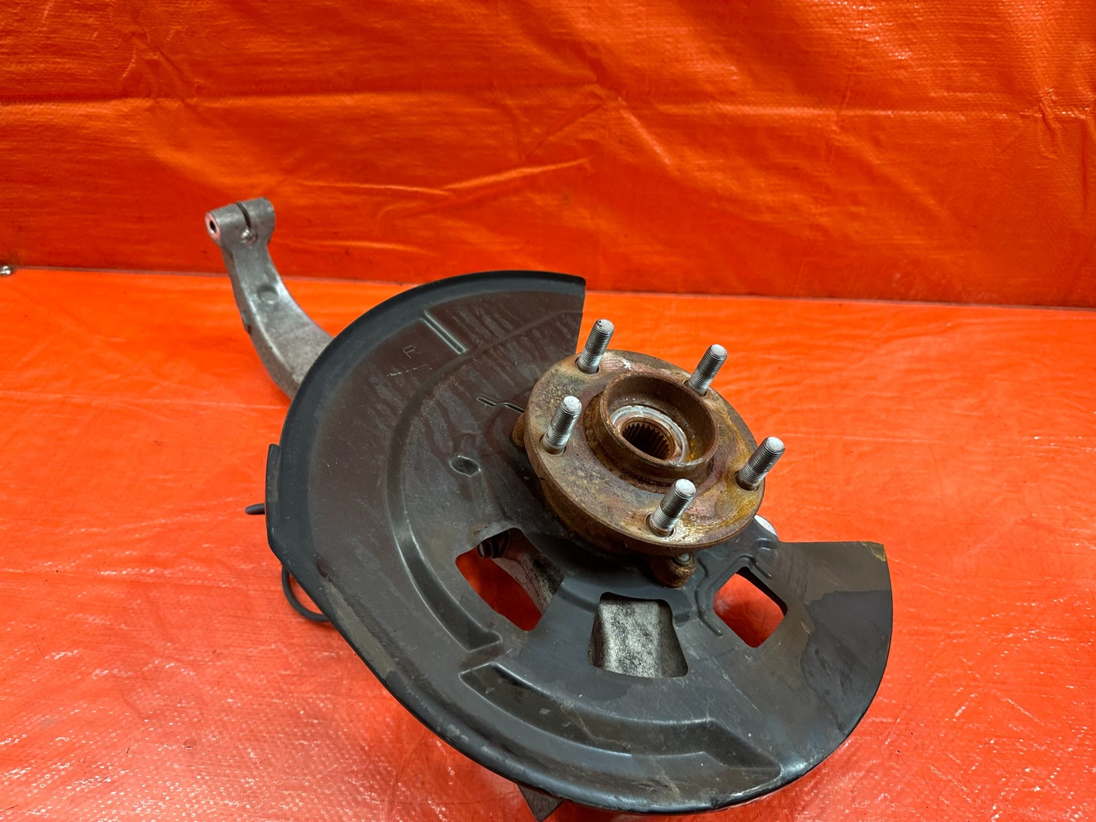 16 20 INFINITI Q50   AWD ONLY PASSENGER RIGHT FRONT SPINDLE KNUCKLE HUB OEM #2150