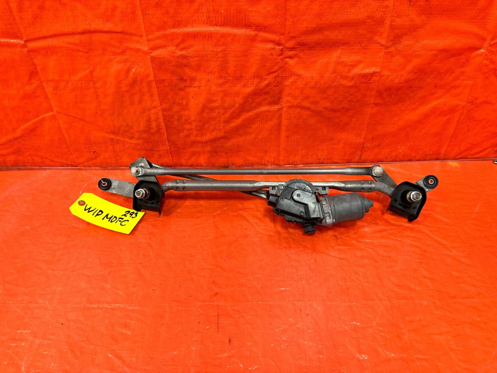 13 16 SCION FRS   13 20 BRZ   WINDSHIELD WIPER MOTOR W/ LINKAGE   OEM #2930