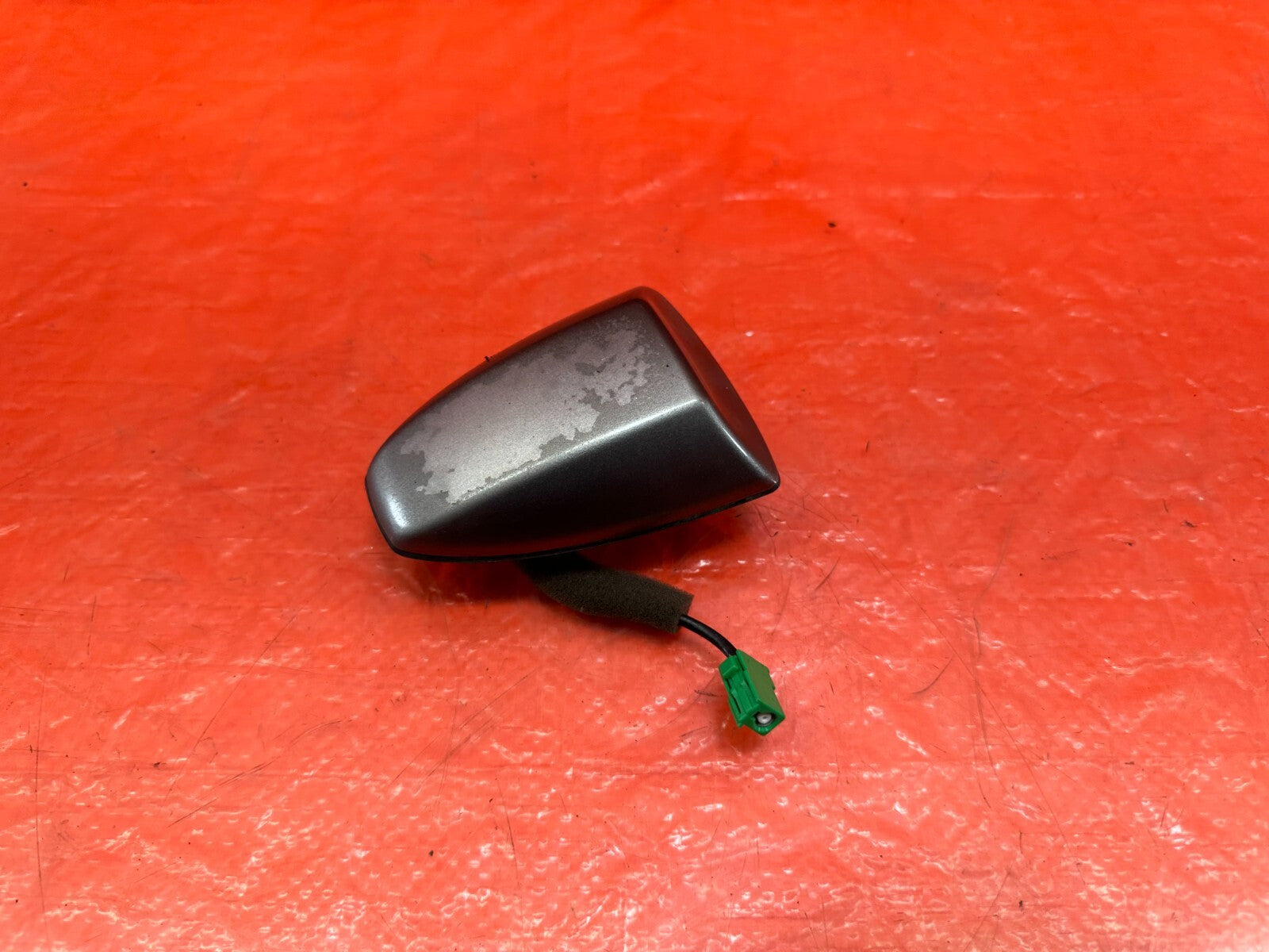 08 13 INFINITI G37 COUPE 2D   TOP ROOF SHARK FIN RADIO ANTENNA   GRAY   OEM 1905