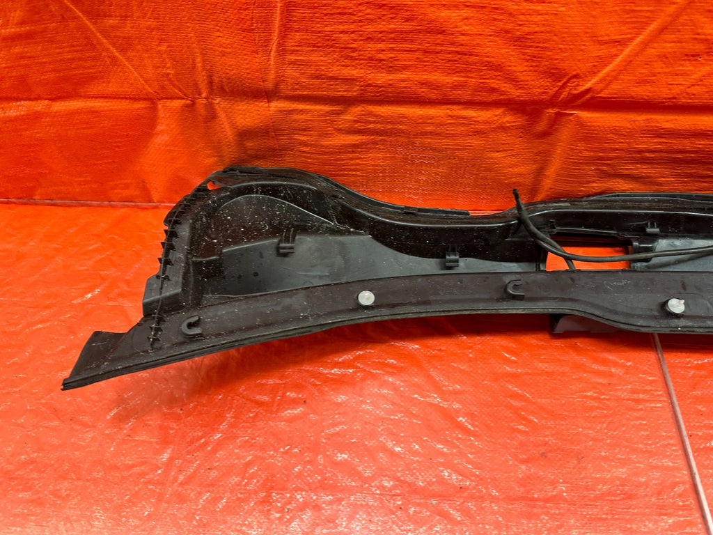 04 05 ACURA TSX   WINDSHIELD WIPER COWL TRIM PLASTIC   OEM FACTORY #19614