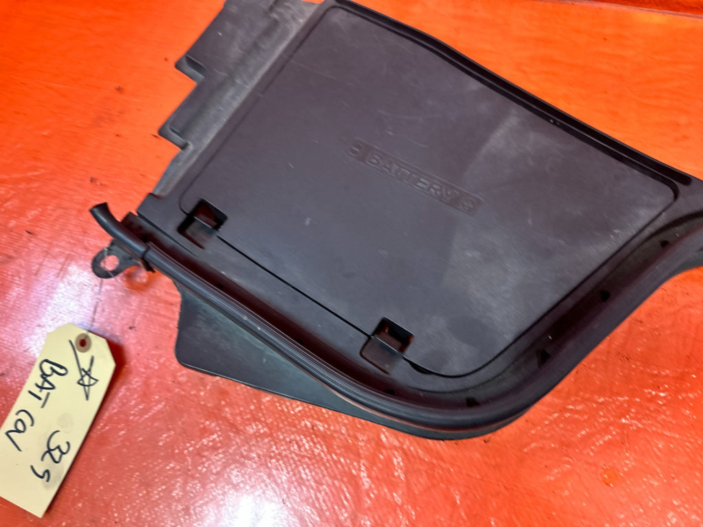 08 15 INFINITI G37 Q60 COUPE CONV ENGINE BAY BATTERY COMPARTMENT COVER #3295