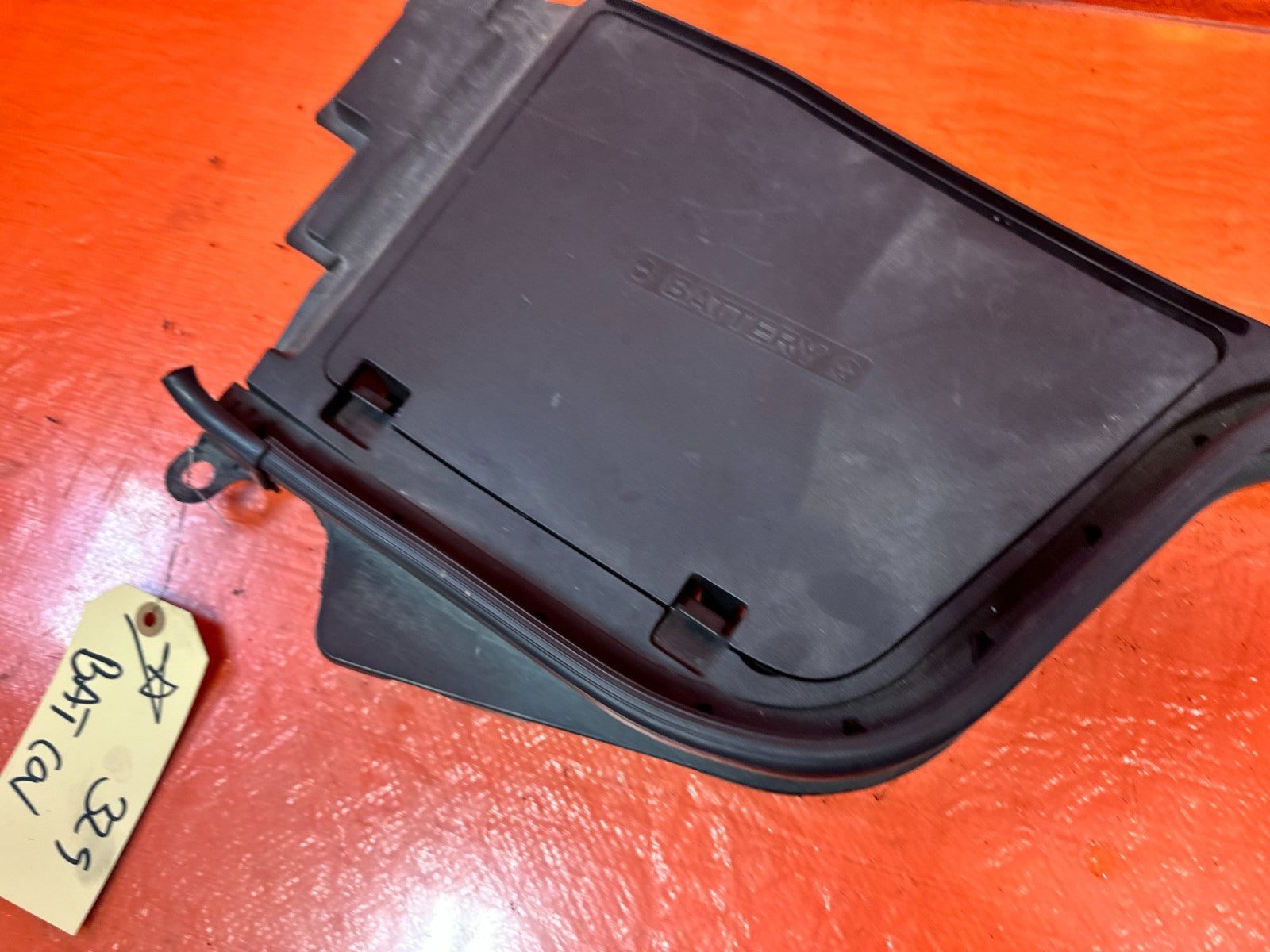 08 15 INFINITI G37 Q60 COUPE CONV ENGINE BAY BATTERY COMPARTMENT COVER #3295