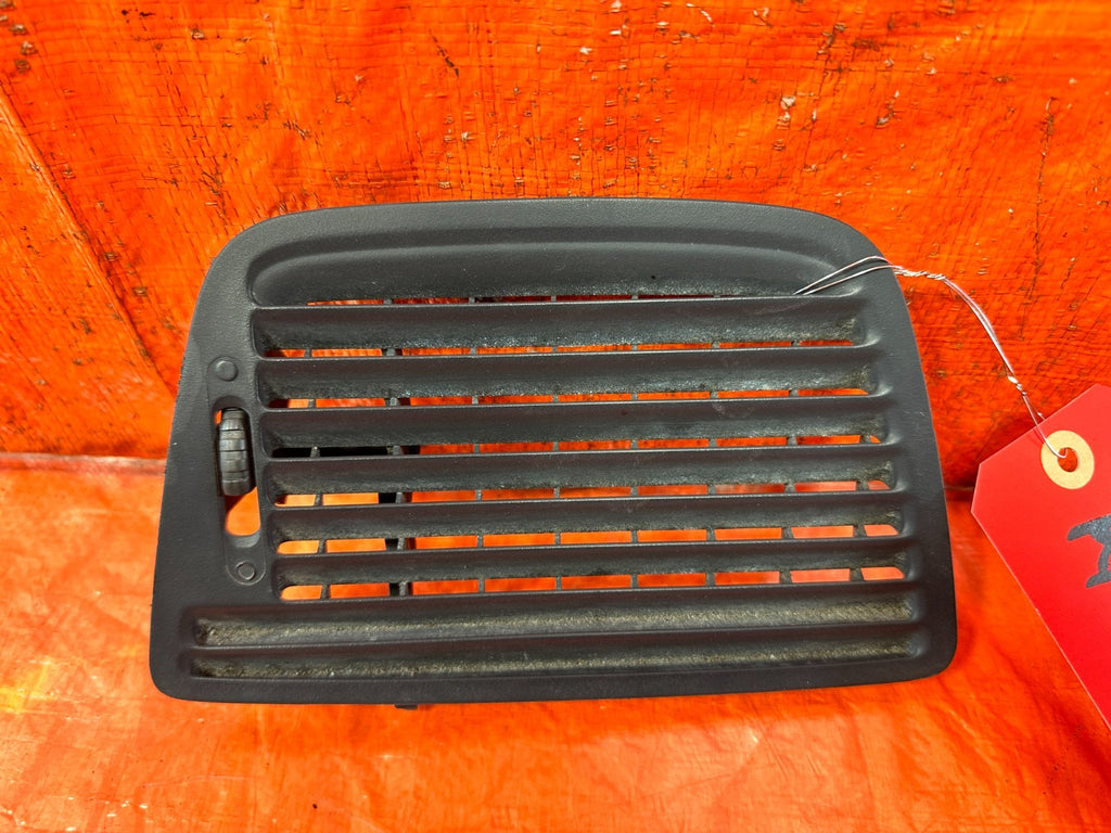 92 95 HONDA CIVIC   2D COUPE   CENTER OF THE DASHBOARD DASH   AC VENT OEM 3270