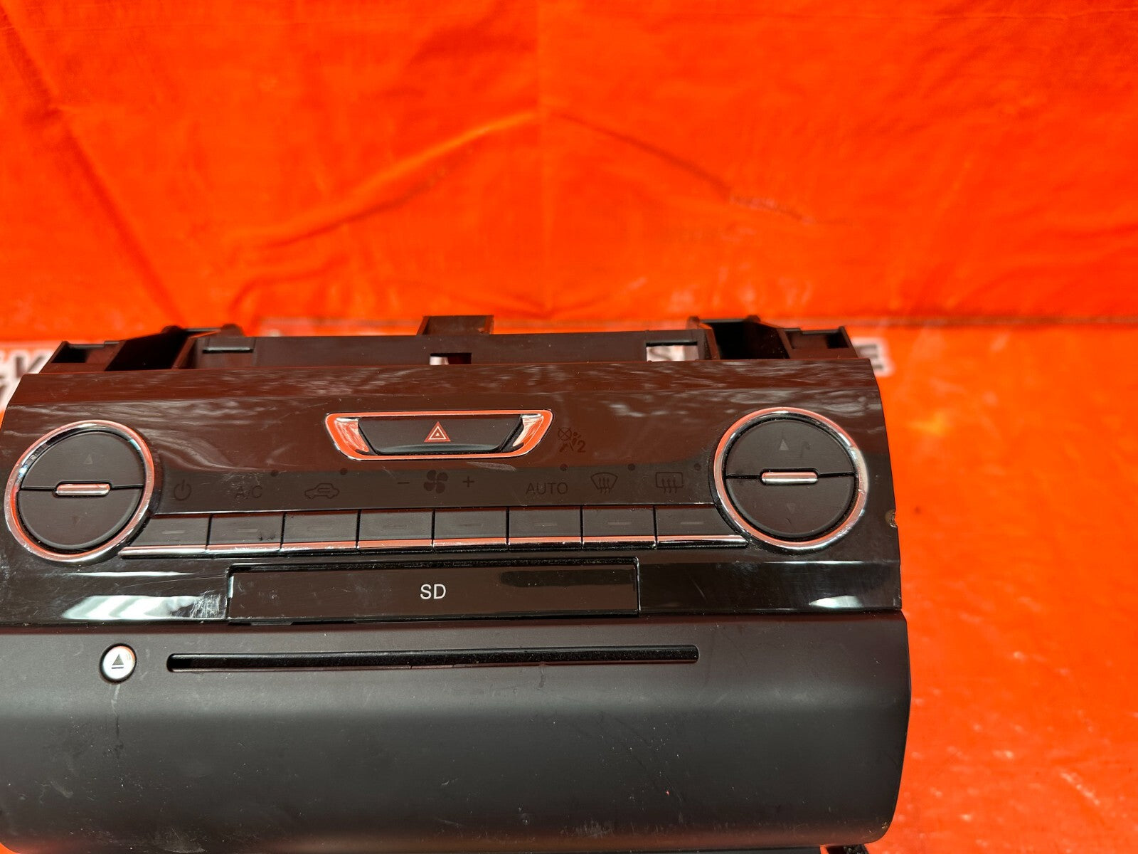 2015 15 MASERATI GHIBLI   RADIO STEREO CD PLAYER CLIMATE CONTROL   68257004AA3