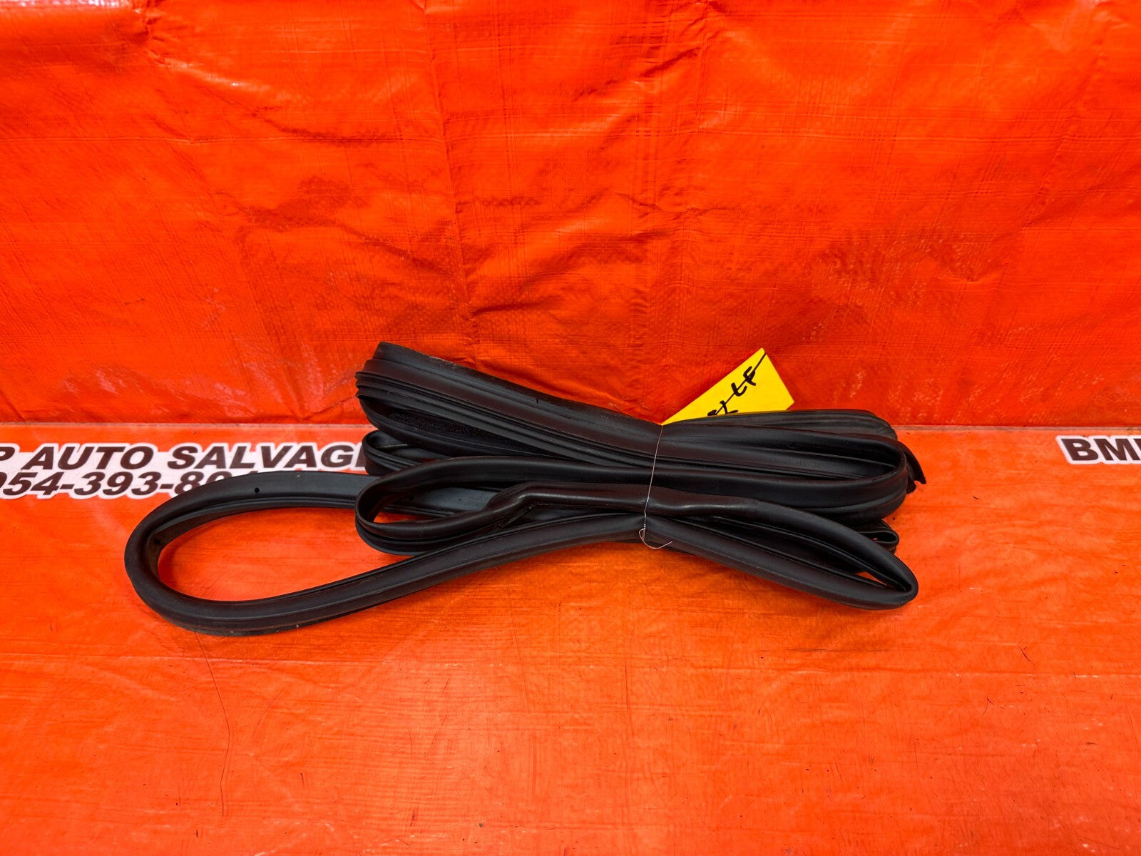 15 21 SUBARU WRX & STI   DRIVER LEFT FRONT   DOOR WEATHER STRIP   OEM 1828