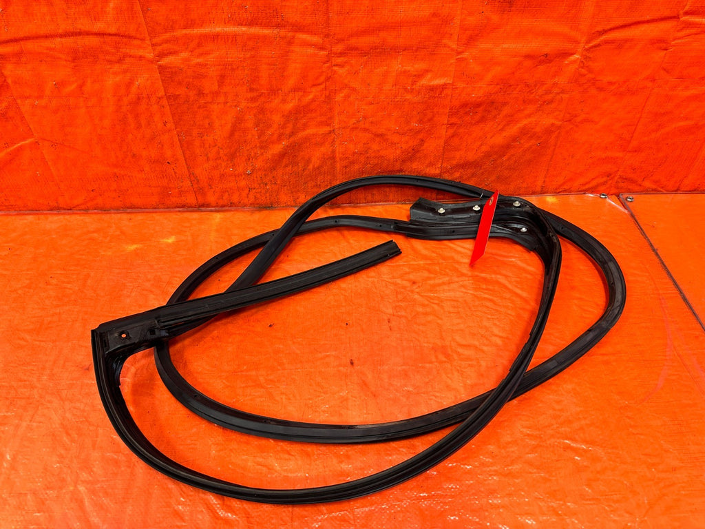 14 20 INFINITI Q50   PASSENGER RIGHT REAR WEATHER STRIP   OEM #3141