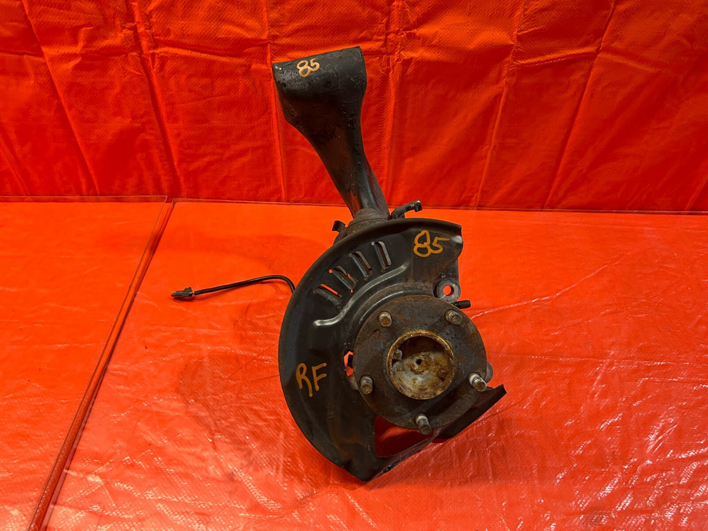 90 91 NISSAN 300ZX   PASSENGER RIGHT FRONT SPINDLE KNUCKLE HUB   W/ ABS WIRE OEM6