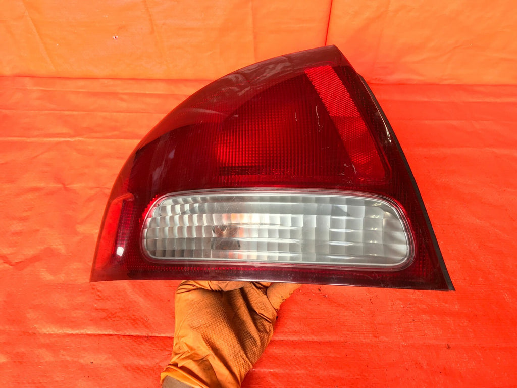 OEM 2001 20002 2003 NISSAN SENTRA DRIVER LEFT TAIL LIGHT LAMP 01 02 03 0