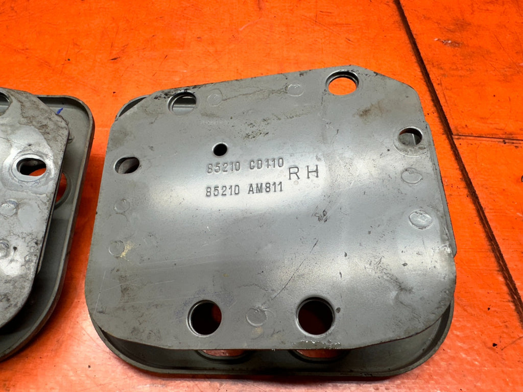03-08 NISSAN 350Z REAR RE BAR CRASH BEAM BRACKETS PAIR DRIVER PASS OEM #3464