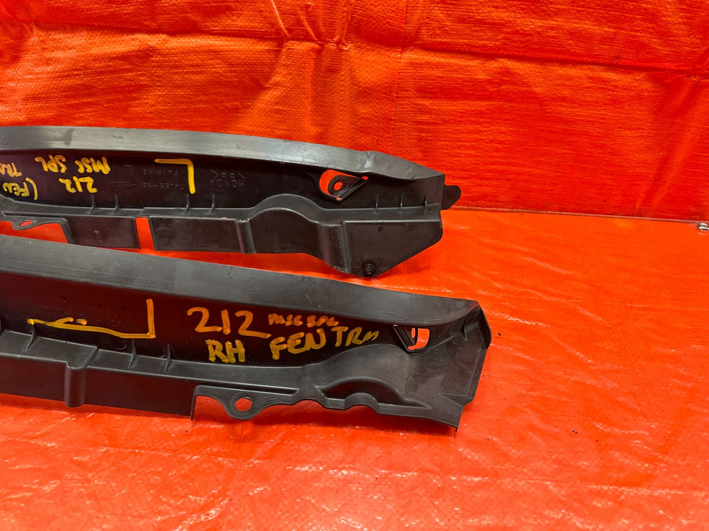02 04 ACURA RSX   REAR BUMPER COVER LOWER FENDER TRIM LEFT RIGHT   OEM #2129