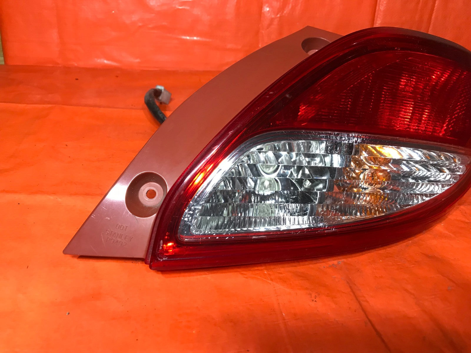 OEM 2011 2012 11 12 MAZAD 2 PASSENGER RIGHT TAIL LIGHT LAMP R RH P94931