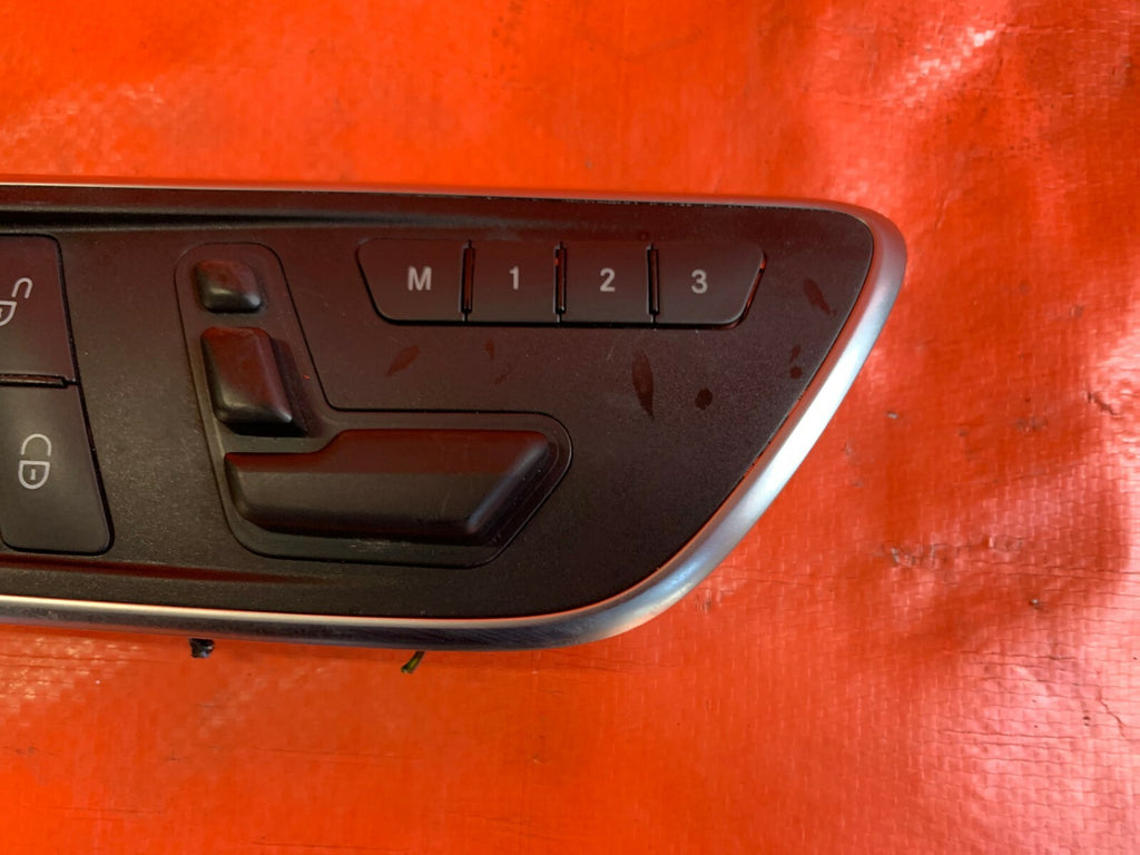 OEM 2014   2017 MERCEDES BENZ CLA 250   DRIVER LEFT FRONT DOOR SEAT ADJUST LOCK3