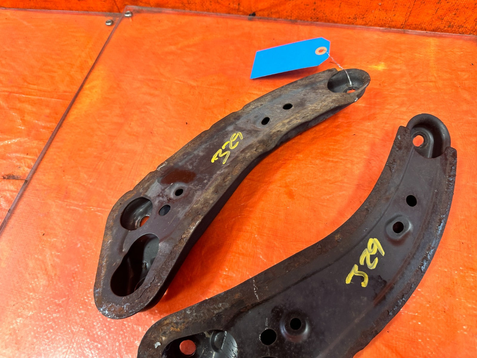 2013 13 INFINITI G37 S CONVERTIBLE   FRONT SUB FRAME BRACKETS   OEM #3294