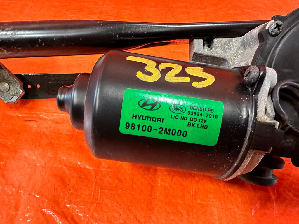 10 16 HYUNDAI GENESIS COUPE WINDSHIELD WIPER MOTOR W/ LINKAGE COMPLETE OEM 3254