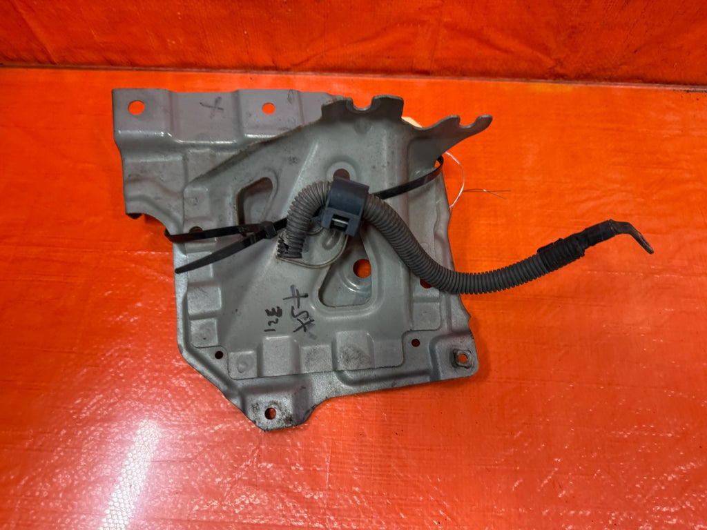 09 14 ACURA TSX   2.4L   BATTERY MOUNTING TRAY BRACKET   OEM FACTORY7