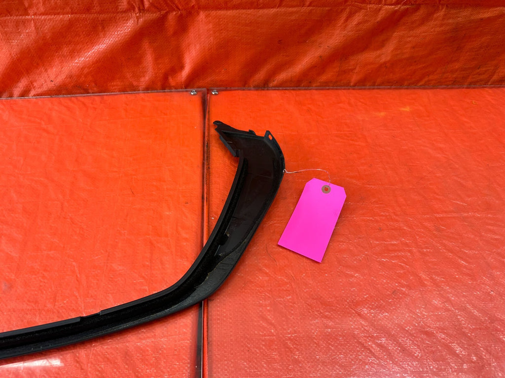 04 08 ACURA TL   PASSENGER RIGHT REAR   INTERIOR UPPER GLASS DOOR TRIM OEM 2347