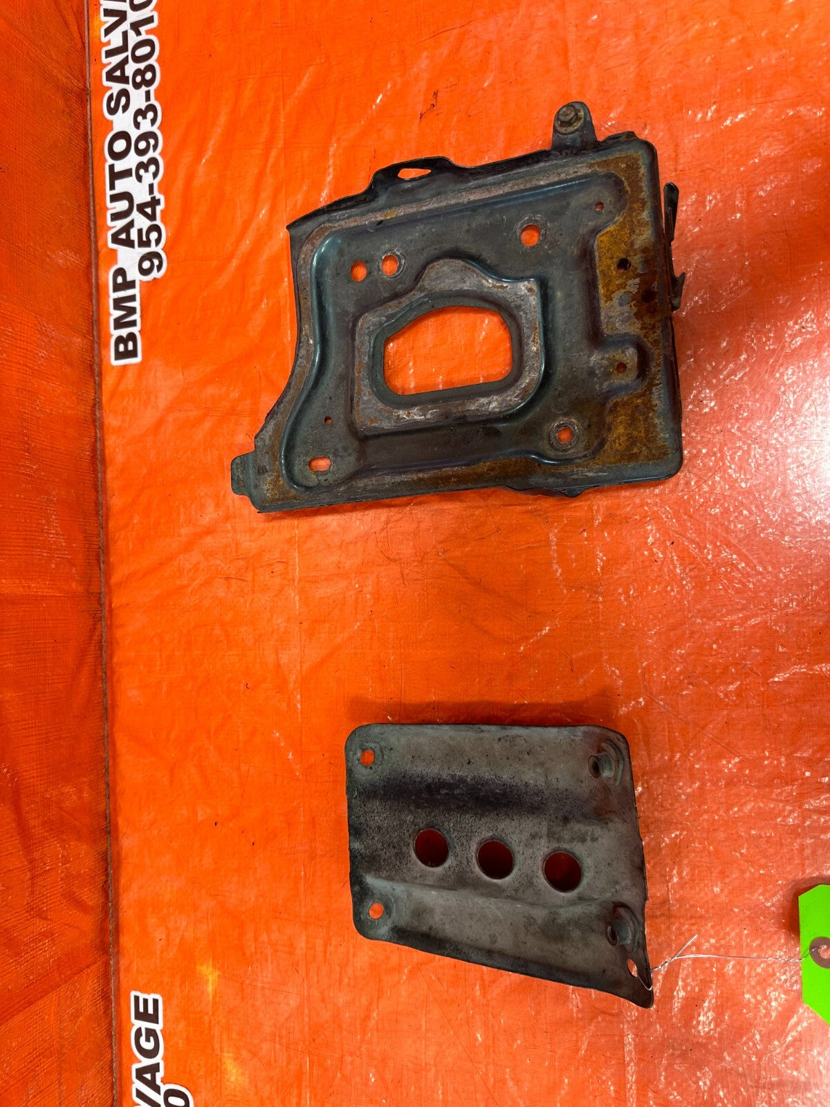 92 01 HONDA PRELUDE   BATTERY TRAY W/ MOUNTING BRACKET   OEM #2596